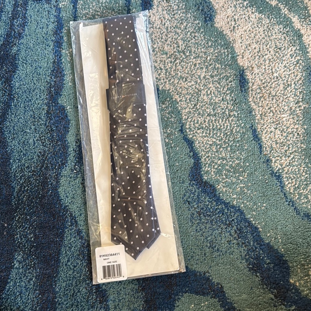 New, Boys Tommy Hilfiger Tie, Navy & White Polka Dot